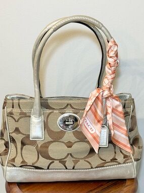 Y2K Signature Hampton Madeline handbag